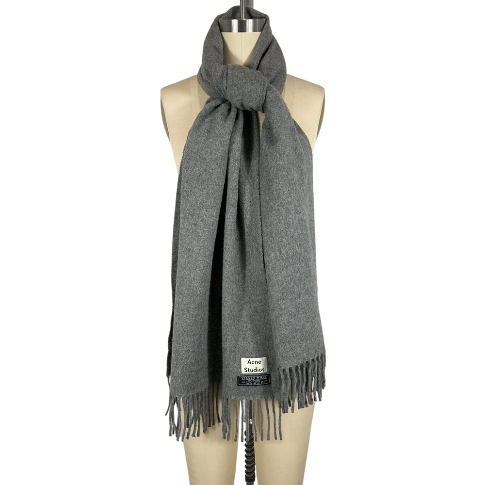 Acne Studios Cozy Gray Logo Patch Scarf - Picture 5 of 5